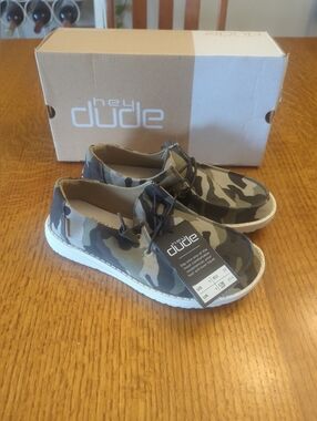 Hey Dude- Wendy Camo Lightweight Casual Comfortable Slip On Women's SIZE 6  New